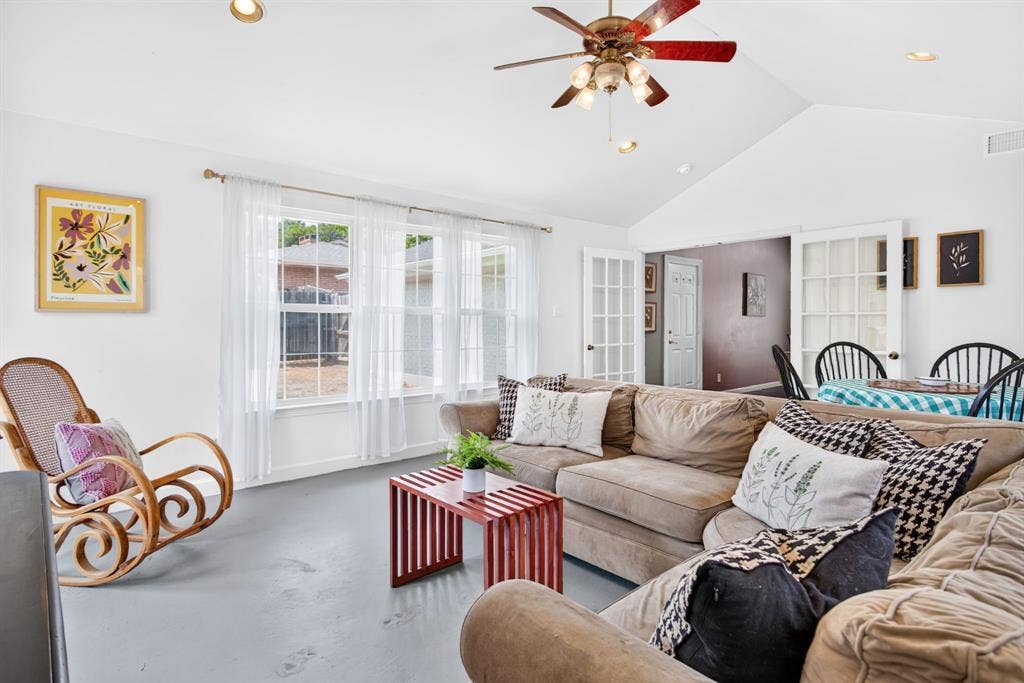 6705 Hanover Road, Fort Worth, TX 76116 6705 Hanover Road, Fort Worth, TX 76116