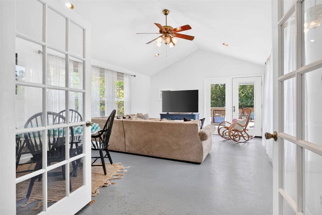 6705 Hanover Road, Fort Worth, TX 76116 6705 Hanover Road, Fort Worth, TX 76116