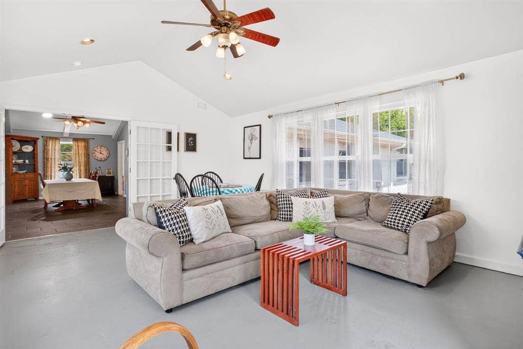6705 Hanover Road, Fort Worth, TX 76116 6705 Hanover Road, Fort Worth, TX 76116