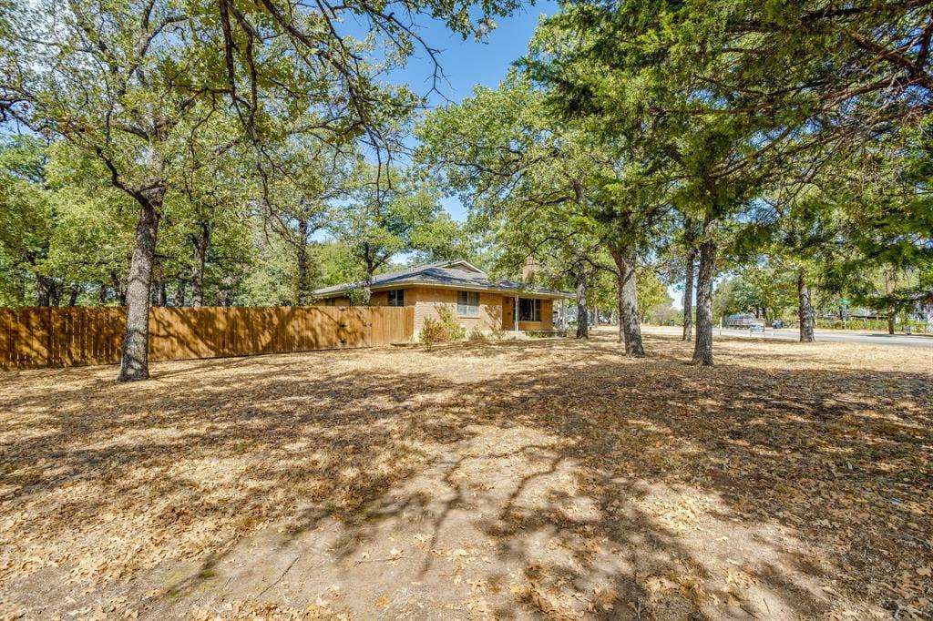 6200 Forest Hill Drive, Forest Hill, TX 76119