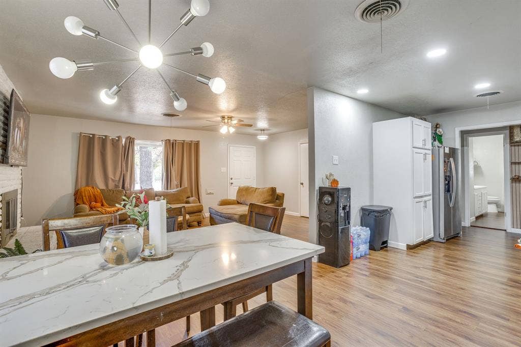 6200 Forest Hill Drive, Forest Hill, TX 76119