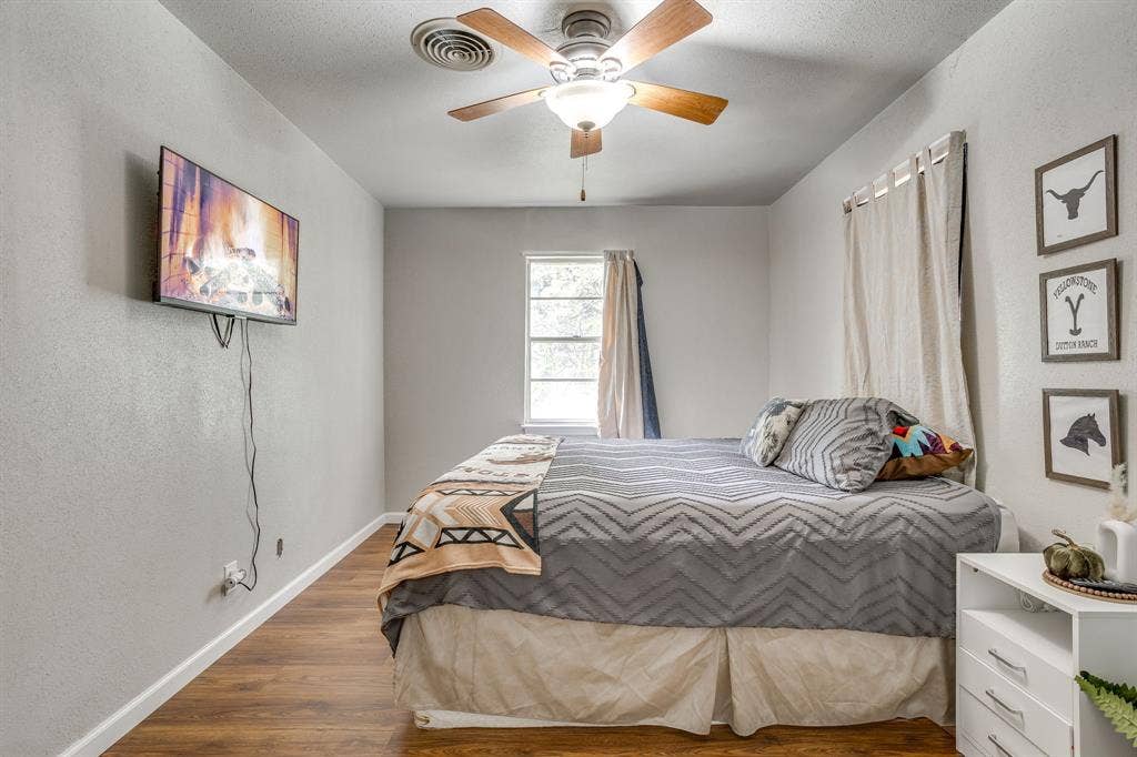 6200 Forest Hill Drive, Forest Hill, TX 76119