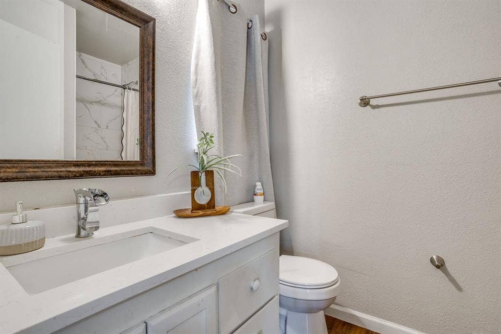 6200 Forest Hill Drive, Forest Hill, TX 76119