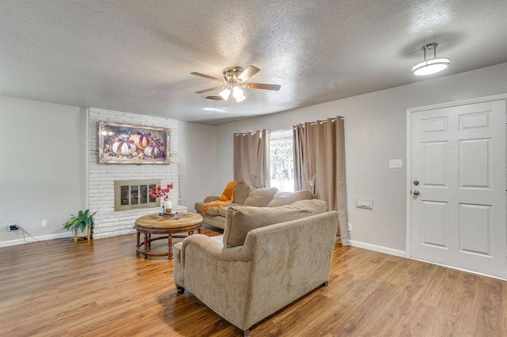 6200 Forest Hill Drive, Forest Hill, TX 76119