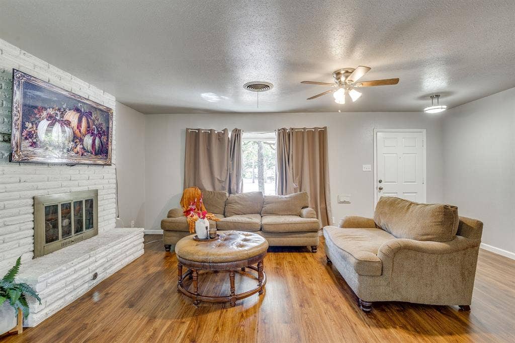6200 Forest Hill Drive, Forest Hill, TX 76119