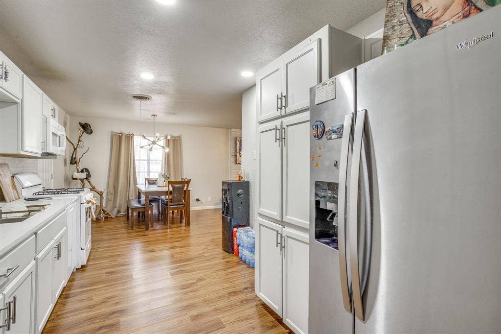 6200 Forest Hill Drive, Forest Hill, TX 76119