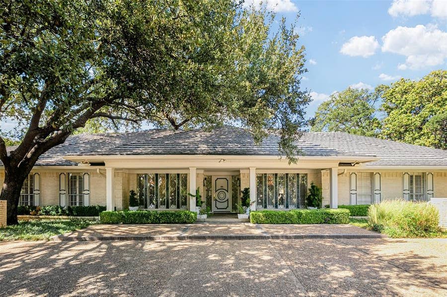 Property photo for 5531 Pebblebrook Drive, Dallas, TX