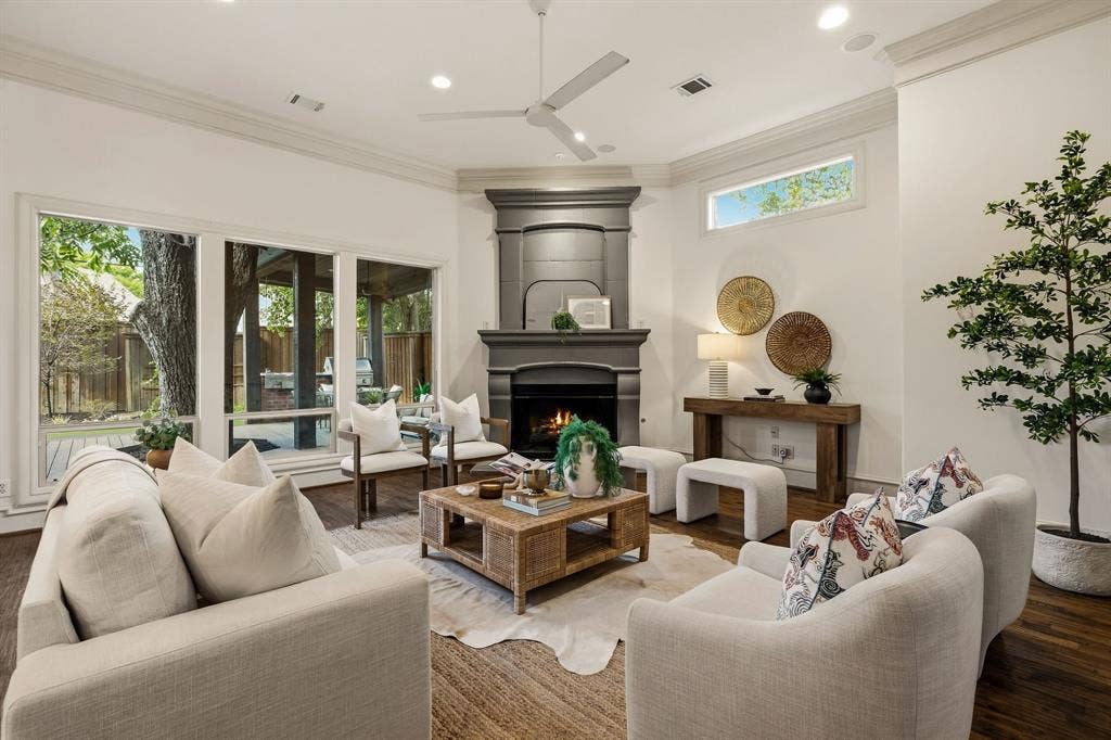 6345 Goliad Avenue, Dallas, TX 75214 6345 Goliad Avenue, Dallas, TX 75214