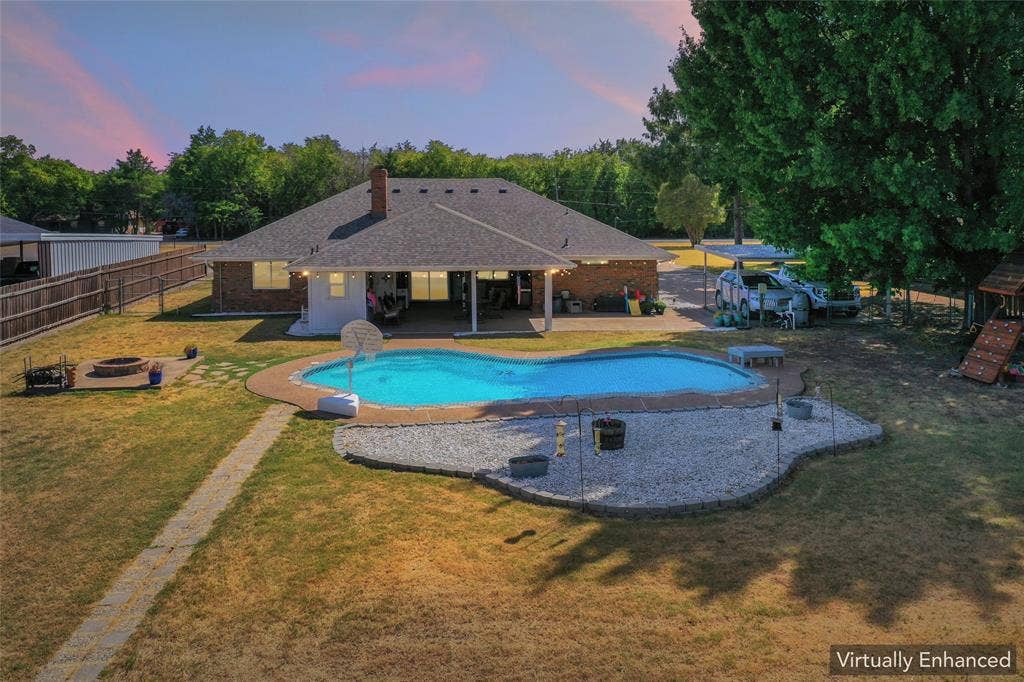 1710 Vineyard Road, Grand Prairie, TX 75052