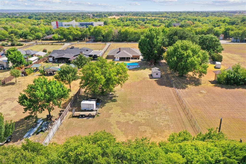 1710 Vineyard Road, Grand Prairie, TX 75052