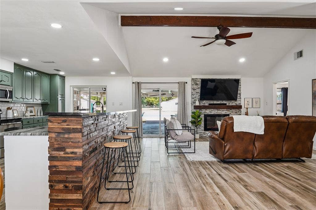 1710 Vineyard Road, Grand Prairie, TX 75052