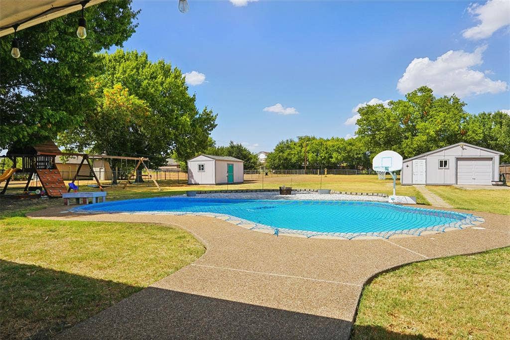 1710 Vineyard Road, Grand Prairie, TX 75052