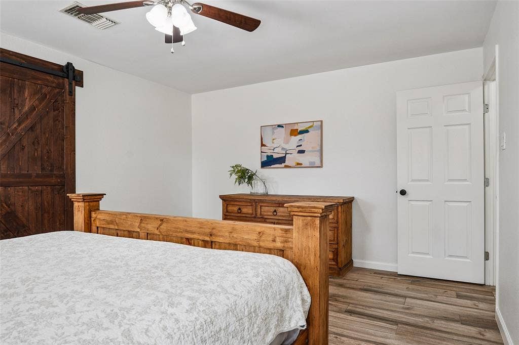 1710 Vineyard Road, Grand Prairie, TX 75052