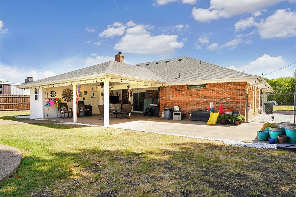 1710 Vineyard Road, Grand Prairie, TX 75052