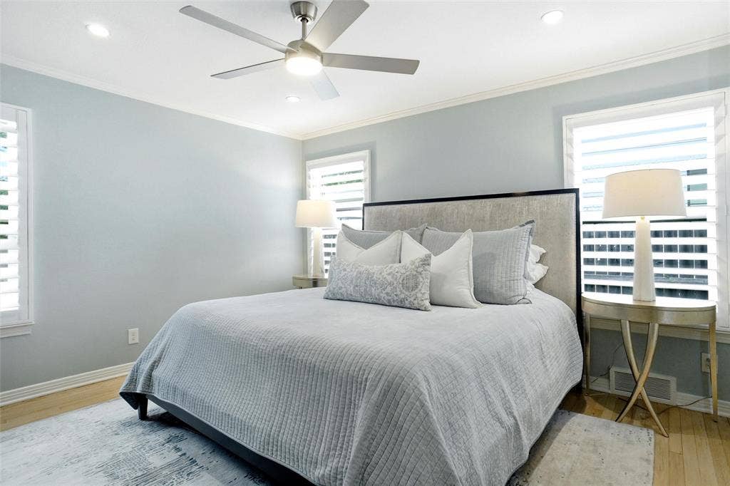 3975 Clover Lane, Dallas, TX 75220 Virtually staged