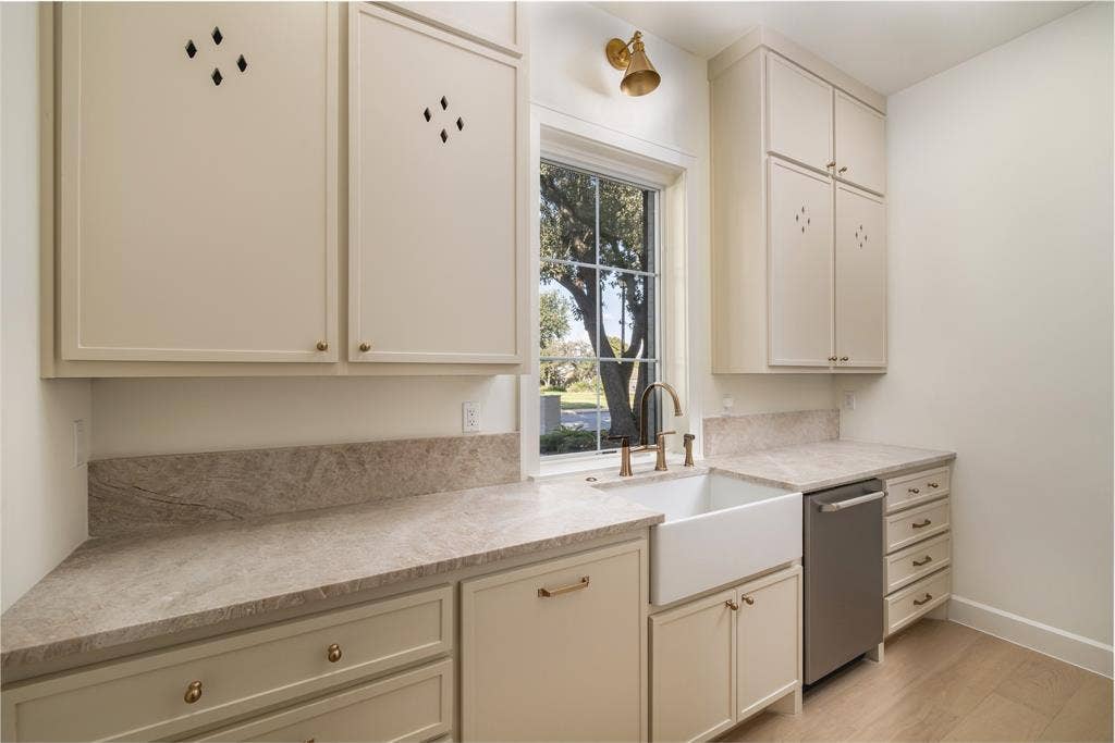 6930 Pemberton Drive, Dallas, TX 75230