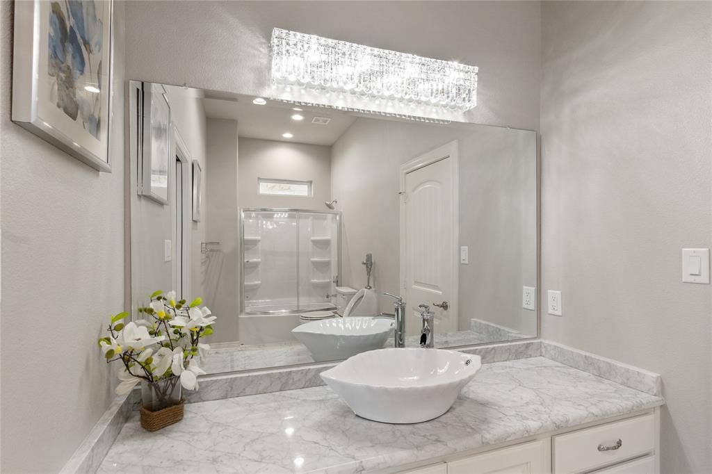 241 Loon Bay Drive, Gun Barrel City, TX 75156 Bathroom 3