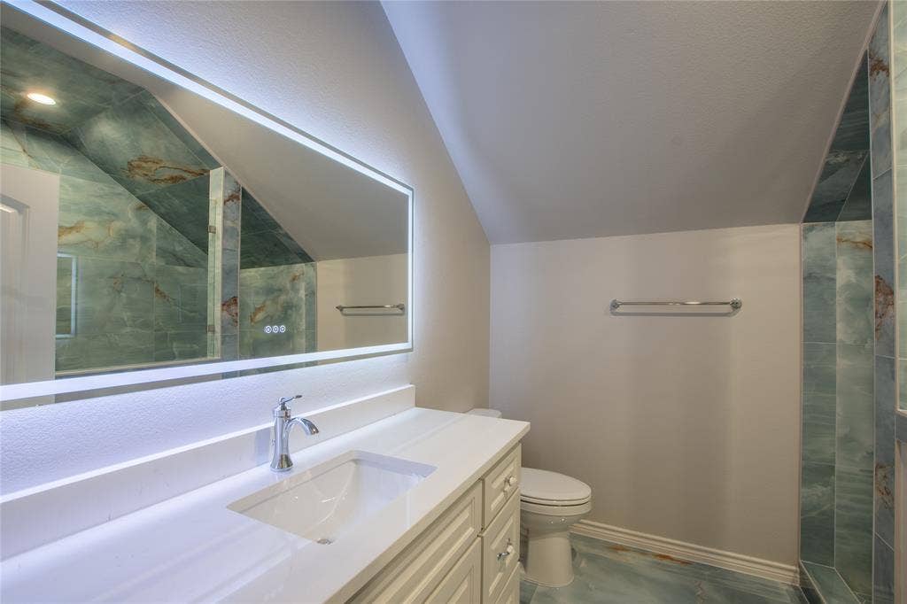 241 Loon Bay Drive, Gun Barrel City, TX 75156 Bedroom 3 en suite bath