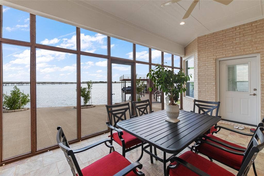 241 Loon Bay Drive, Gun Barrel City, TX 75156 Screened in porch