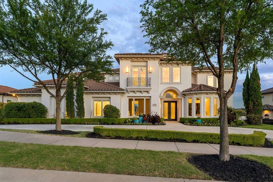 Property photo for 1013 Excalibur Boulevard, Lewisville, TX
