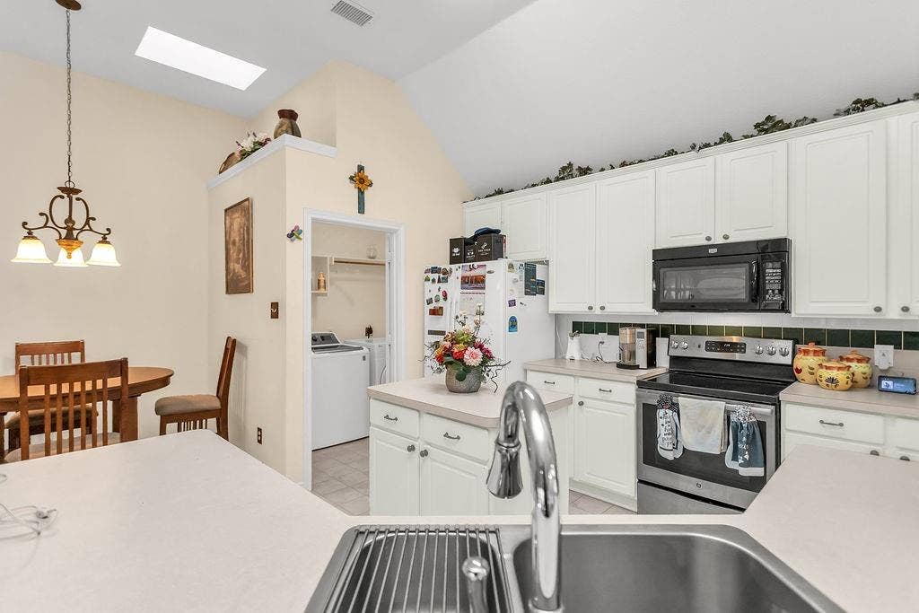 8433 Pipe Stone Drive, Plano, TX 75025 8433 Pipe Stone Drive, Plano, TX 75025