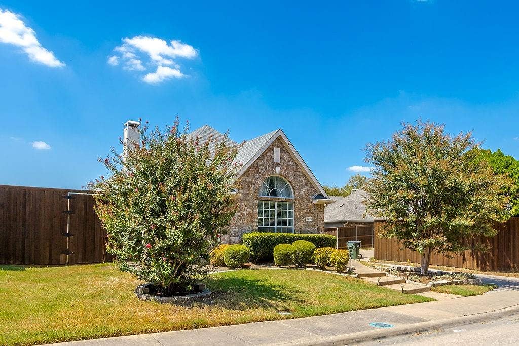 8433 Pipe Stone Drive, Plano, TX 75025 8433 Pipe Stone Drive, Plano, TX 75025
