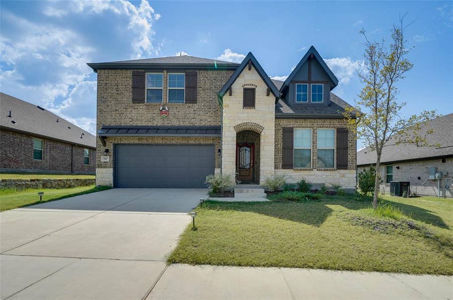 Property photo for 707 Gatecrest Drive, Fate, TX