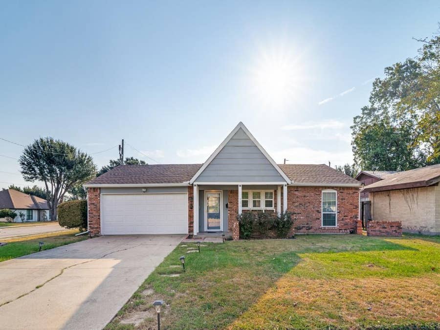 Property photo for 736 Melinda Drive, Mesquite, TX