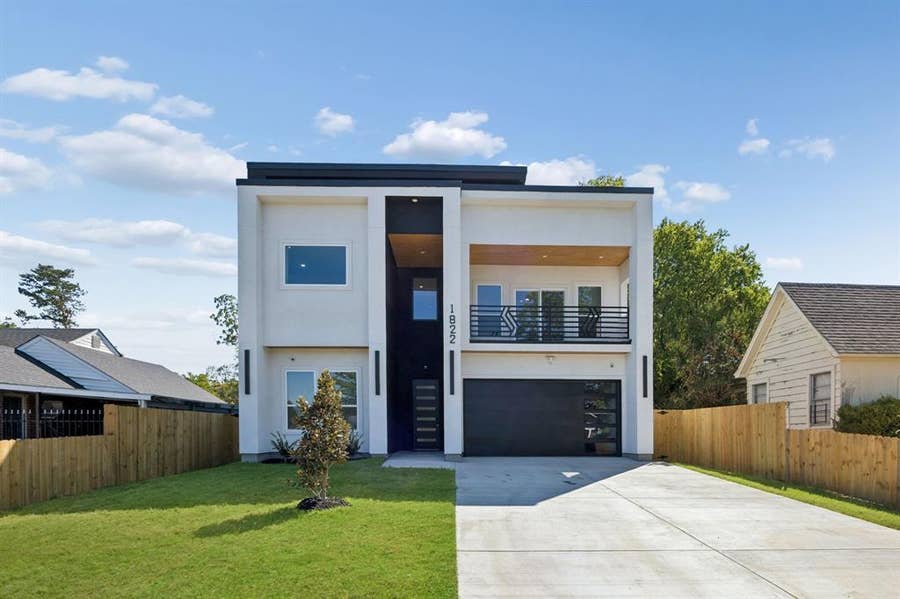 Property photo for 1822 S Marsalis Avenue, Dallas, TX