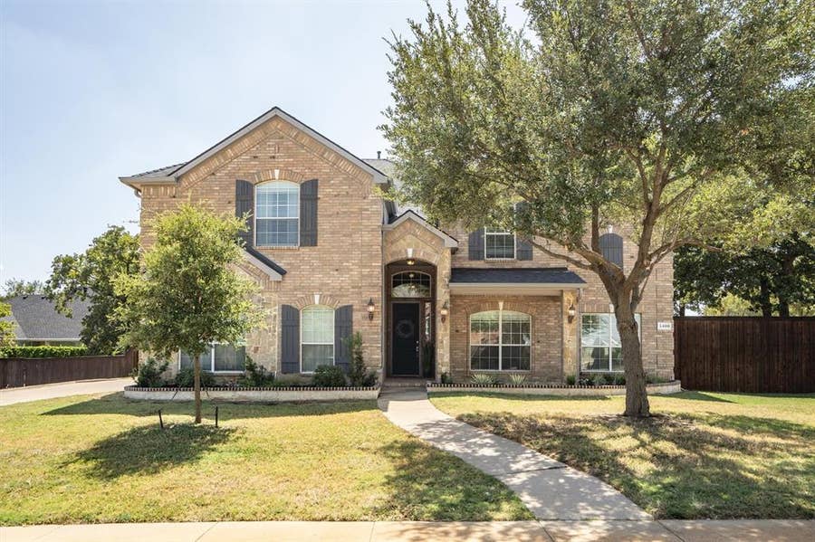 Property photo for 5400 Yellow Birch Drive, Fort Worth, TX
