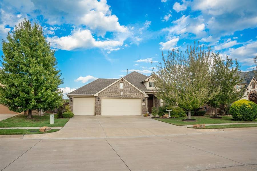 Property photo for 1317 Monticello Drive, Burleson, TX