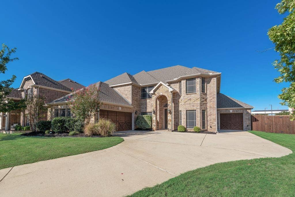 2601 Maple Leaf Drive, Midlothian, TX 76065