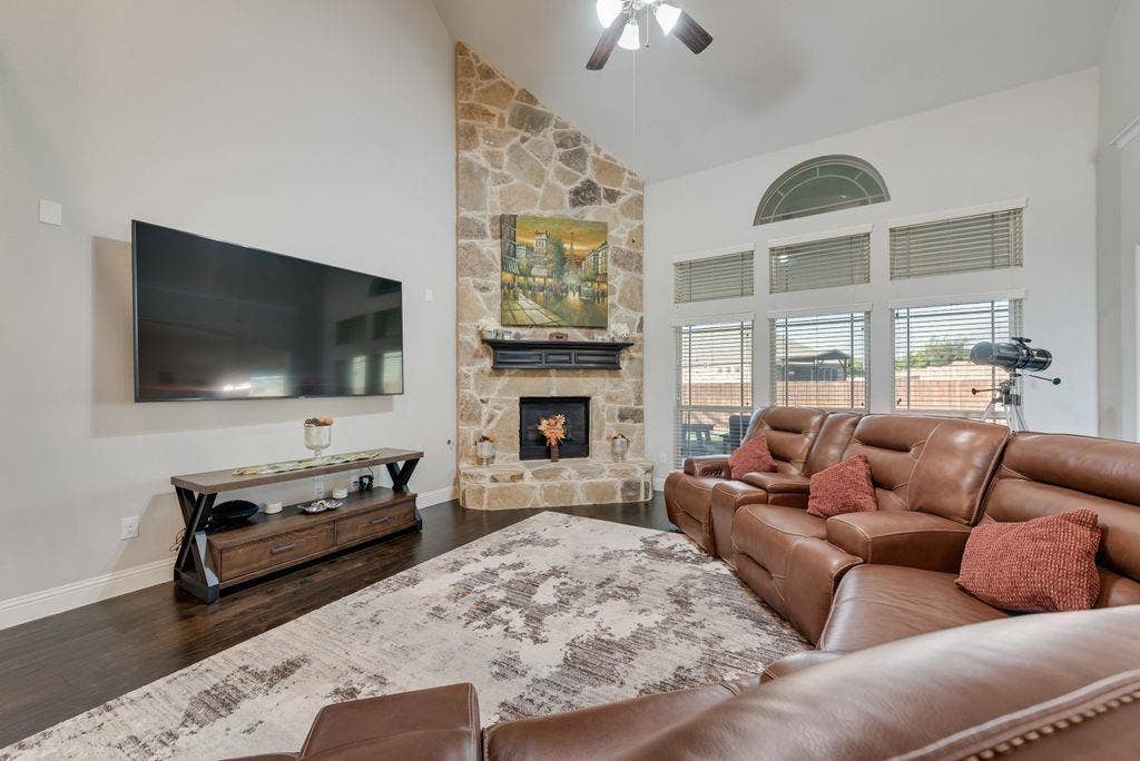 2601 Maple Leaf Drive, Midlothian, TX 76065