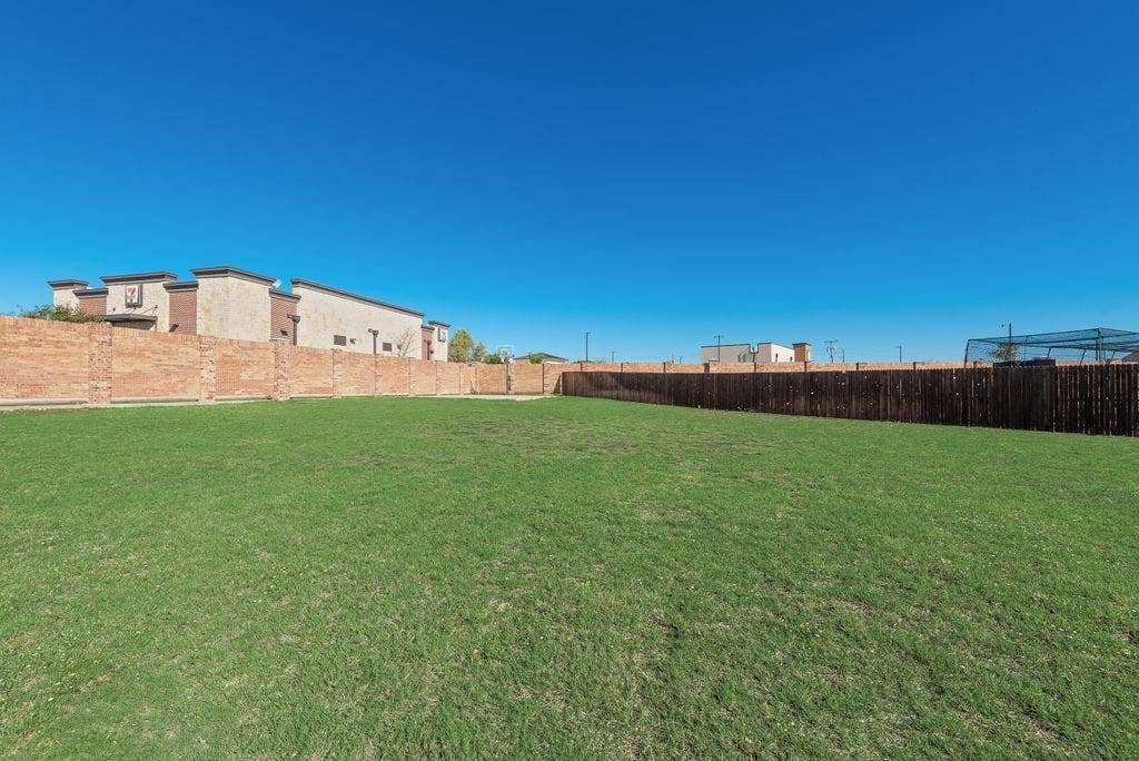 2601 Maple Leaf Drive, Midlothian, TX 76065