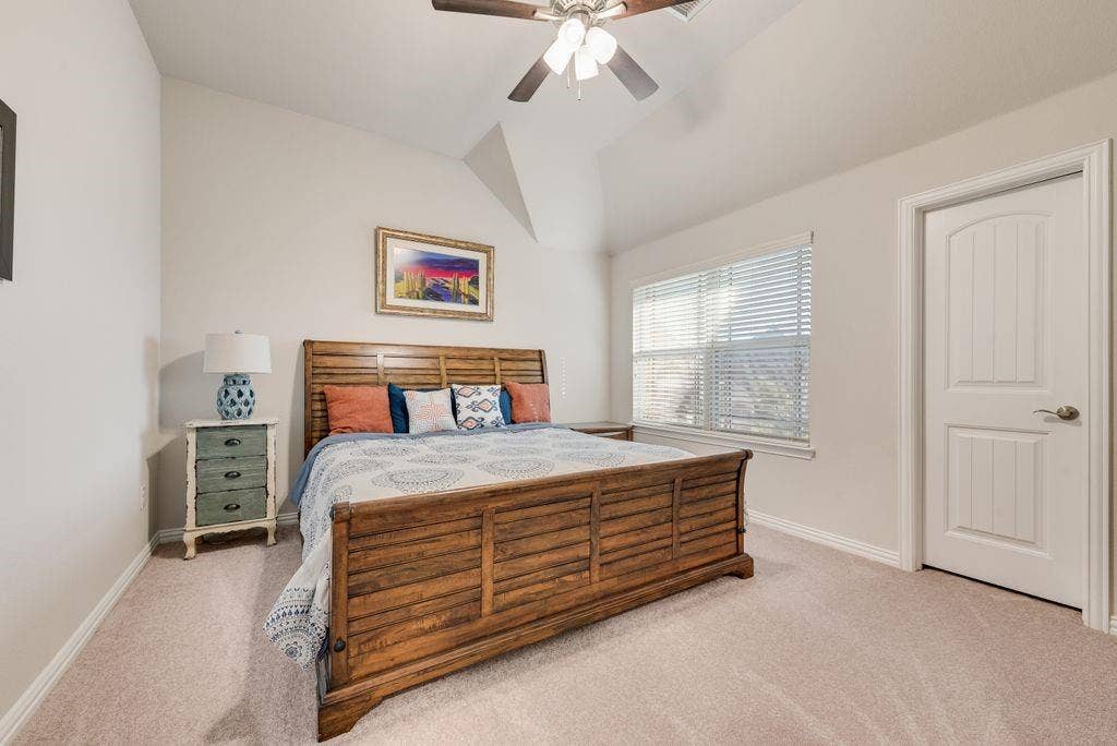 2601 Maple Leaf Drive, Midlothian, TX 76065