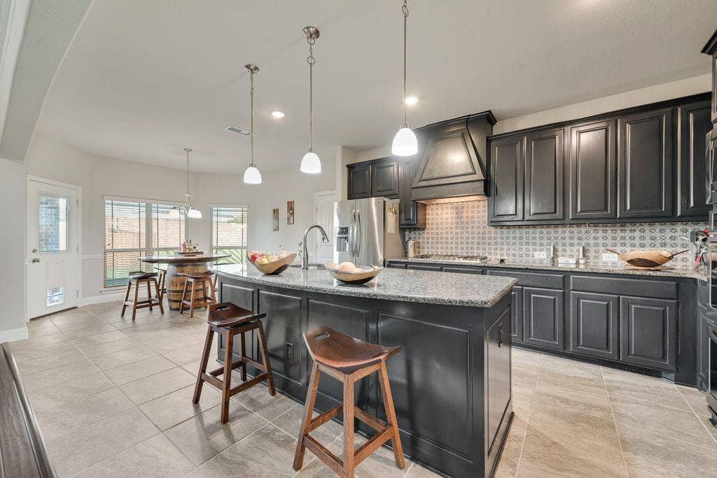 2601 Maple Leaf Drive, Midlothian, TX 76065