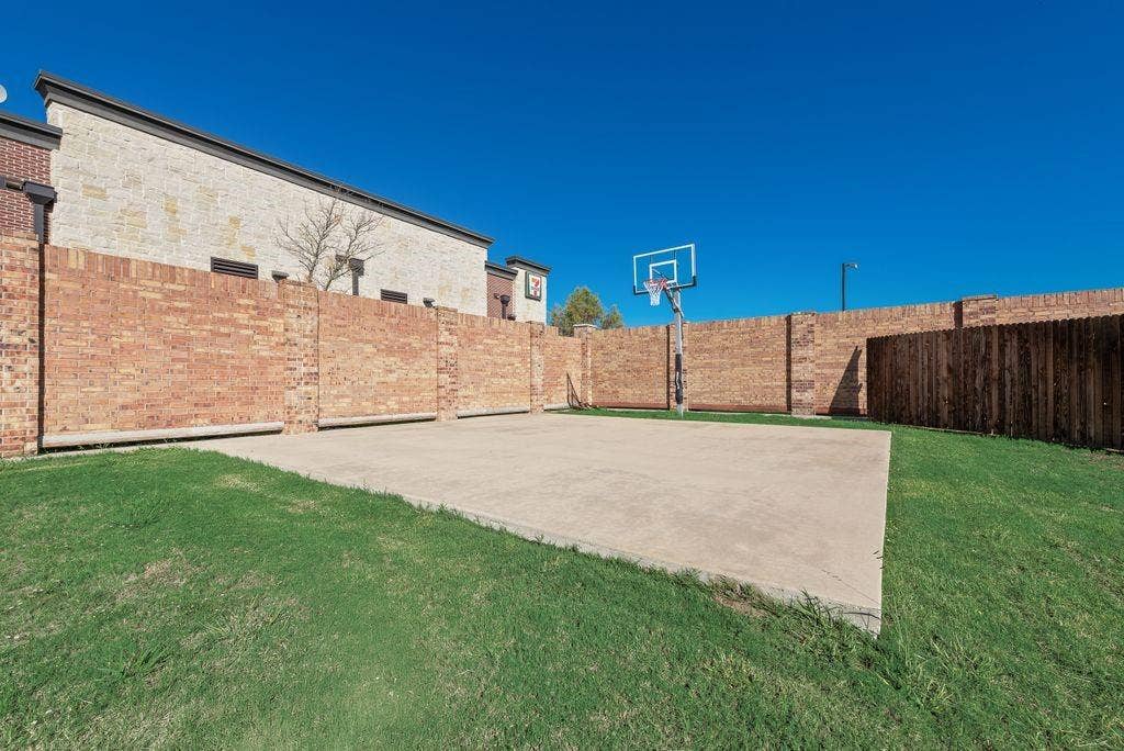 2601 Maple Leaf Drive, Midlothian, TX 76065