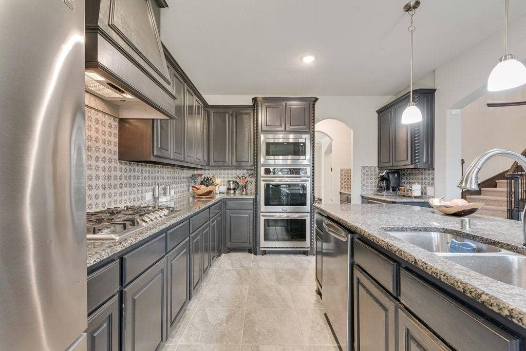 2601 Maple Leaf Drive, Midlothian, TX 76065