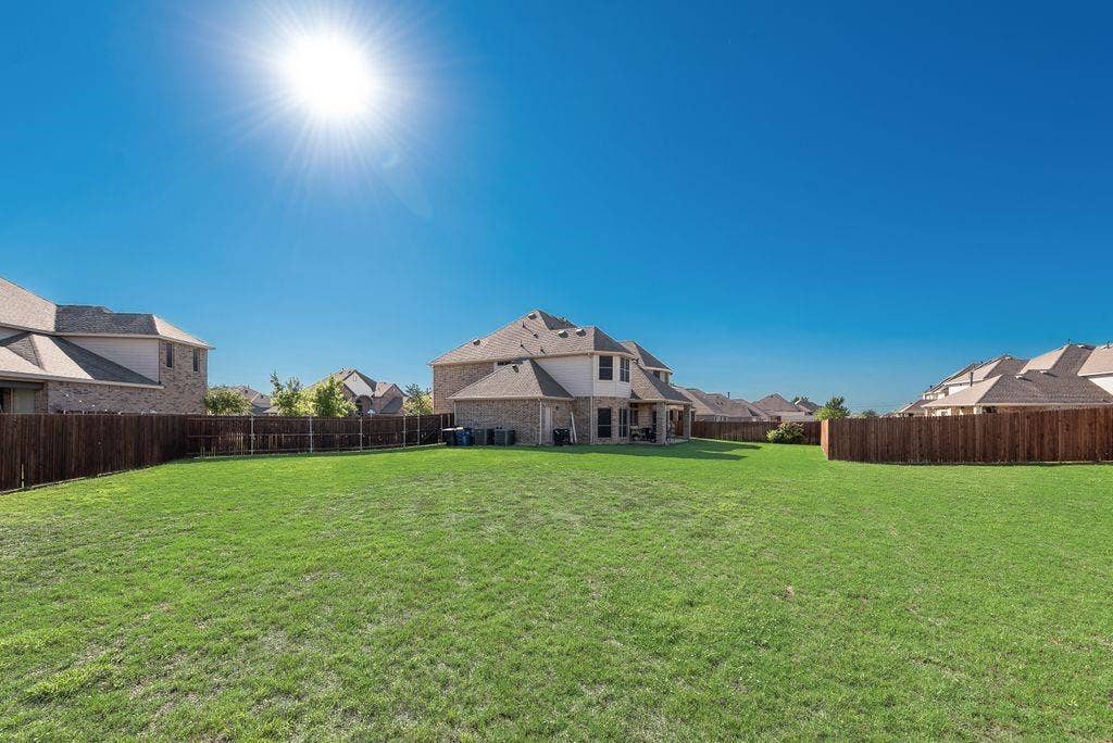 2601 Maple Leaf Drive, Midlothian, TX 76065