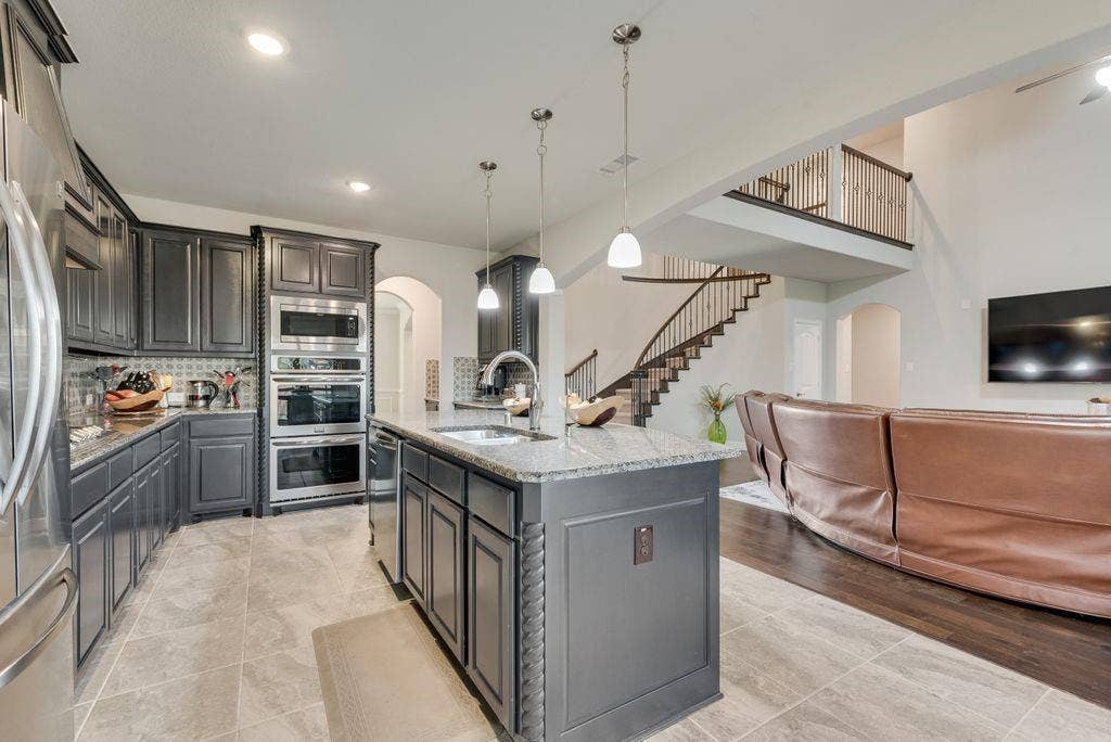 2601 Maple Leaf Drive, Midlothian, TX 76065