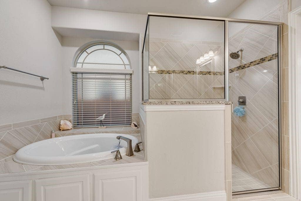 2601 Maple Leaf Drive, Midlothian, TX 76065