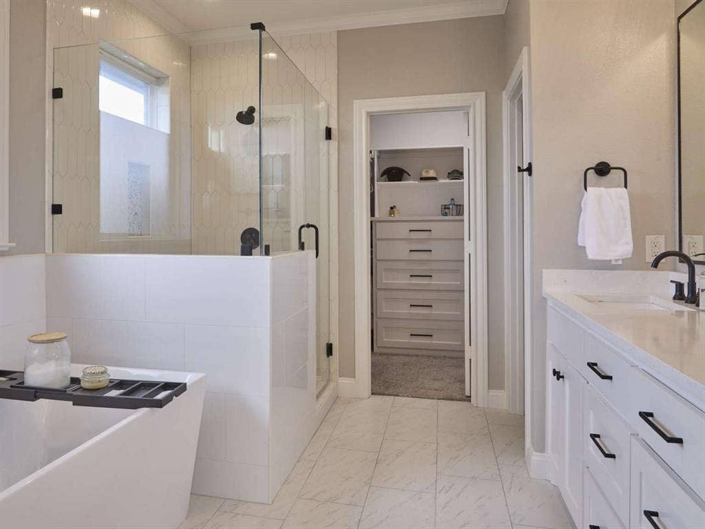 10124 Charmwood Drive, Waco, TX 76712 10124 Charmwood Drive, Waco, TX 76712