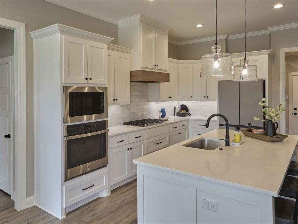 10124 Charmwood Drive, Waco, TX 76712 10124 Charmwood Drive, Waco, TX 76712