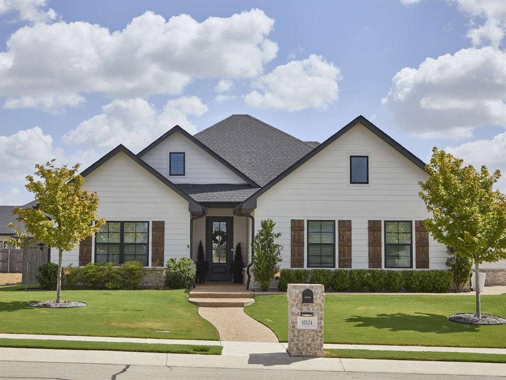 10124 Charmwood Drive, Waco, TX 76712 10124 Charmwood Drive, Waco, TX 76712