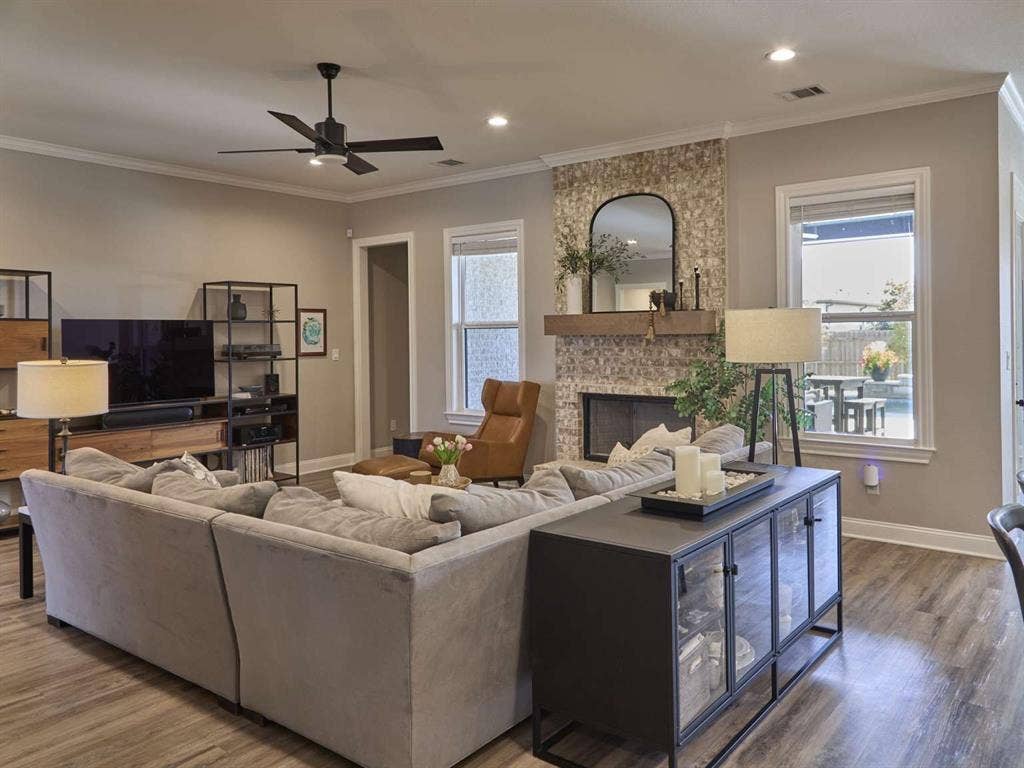 10124 Charmwood Drive, Waco, TX 76712 10124 Charmwood Drive, Waco, TX 76712