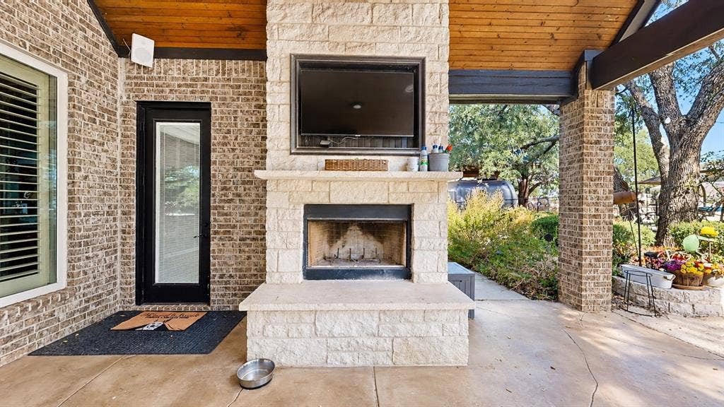 1729 Bent Tree Court, Granbury, TX 76049 1729 Bent Tree Court, Granbury, TX 76049