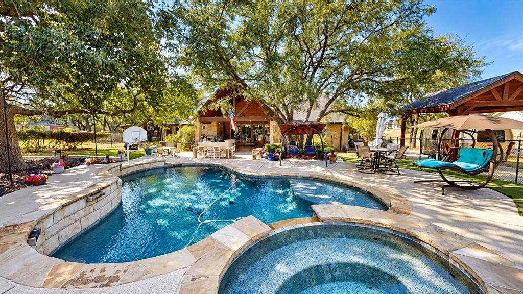 1729 Bent Tree Court, Granbury, TX 76049 1729 Bent Tree Court, Granbury, TX 76049