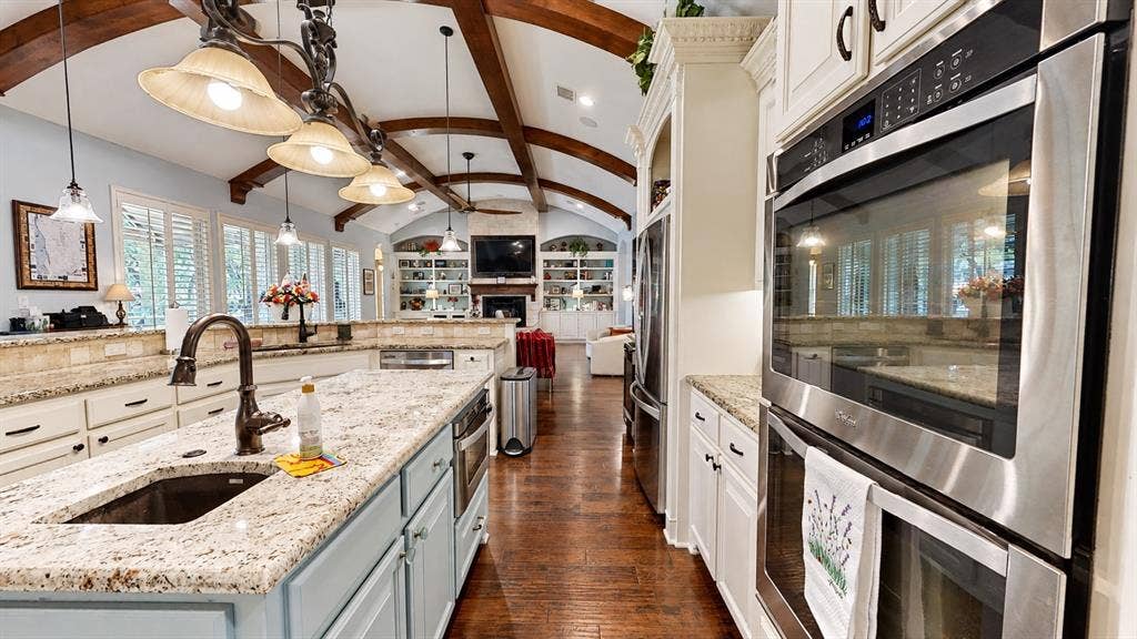 1729 Bent Tree Court, Granbury, TX 76049 1729 Bent Tree Court, Granbury, TX 76049