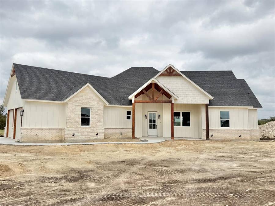 Property photo for 2009 Collin Street, Weatherford, TX