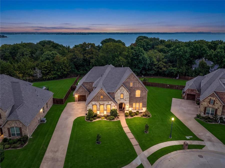 Property photo for 9002 Forest Park Court, Rowlett, TX